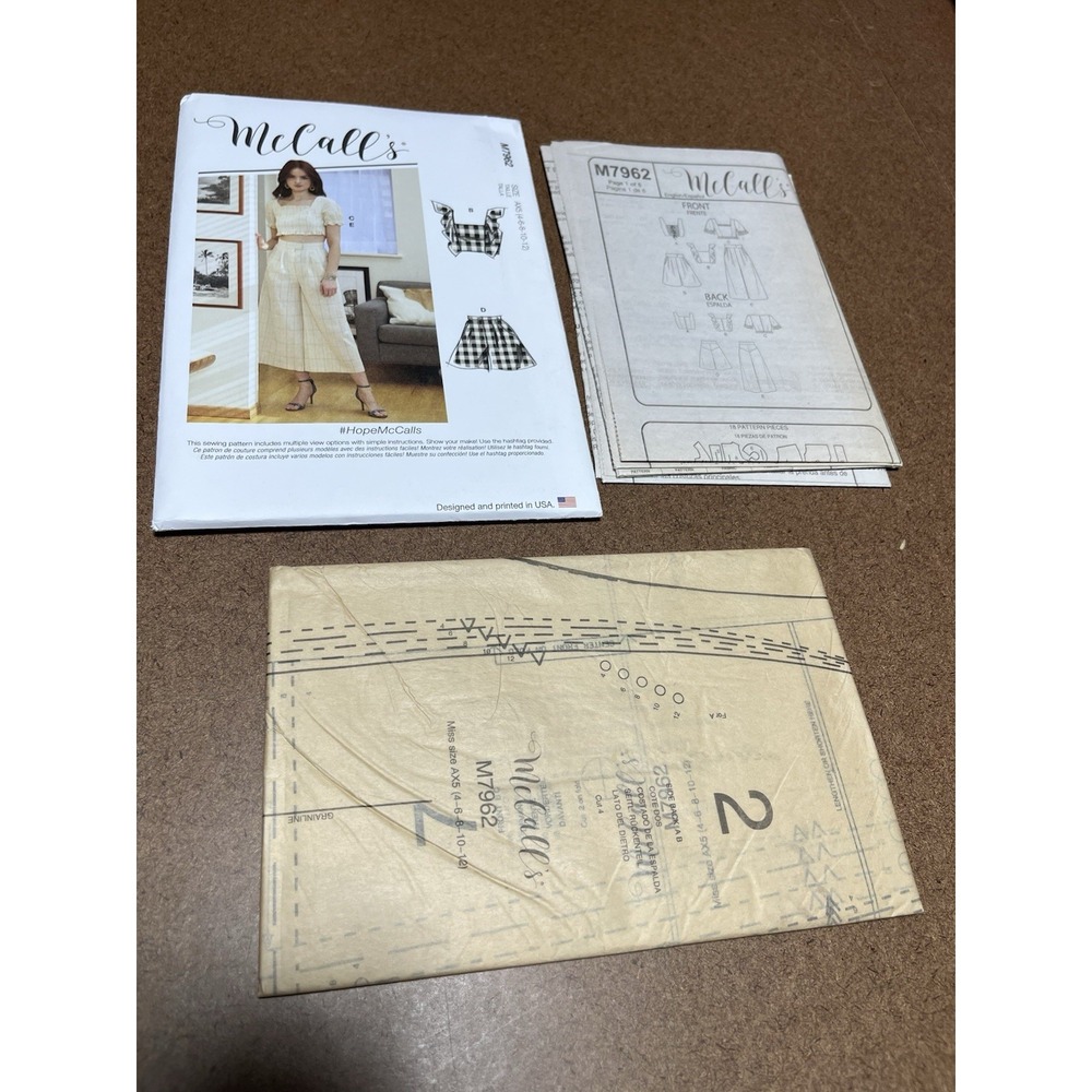 McCalls 7962 Pattern Ladies Top Shorts Capris Nested Sizes 4-12 Uncut